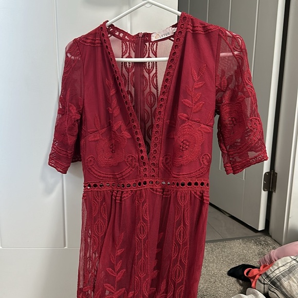 Beautiful dress wore once for a photo shoot size small - Picture 3 of 4